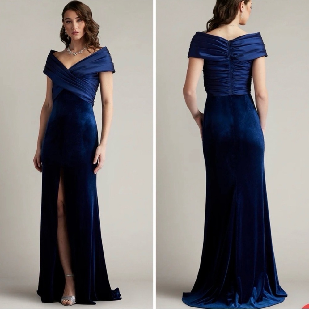 NWOT Tadashi Shoji BAL24730L - Baxter Portrait Collar Evening Gown M